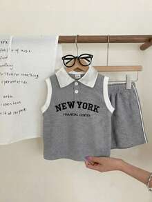 SHEIN Playful Pals 2件套男婴休闲时尚简约字母拼接细节实用条纹饰边罗纹无袖Polo领灰色针织背心和针织短裤套装，适合夏季居家休闲、户外运动和日常穿着，儿童服装，幼儿服装，婴儿套装，男婴套装，婴儿Polo衫，幼儿背心，幼儿短裤，婴儿套装，3个月-3岁 - 灰色 - 查看 1
