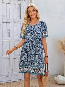 EMERY ROSE 女士休闲腰果印花圆领迷你连衣裙，适合度假、约会和外出穿着 - 藍色 - 查看 6