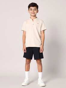 SHEIN 青少年男童休闲短袖V领衬衫短裤套装，夏季套装，适合春夏季节穿着，日常穿着，运动，郊游，上学，聚会，节日，拍照等场合。 - 彩色 - 查看 5
