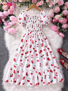 Vestido de verano de estilo campestre para actividades al aire libre, con estampado de cerezas en blanco y rojo, elegante y cómodo. Falda con volantes y lazo, manga corta con volantes, silueta evasé con recogido en la cintura - Blanco - Ver 2