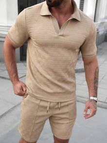 Manfinity Homme Bộ 2 món gồm áo polo nam thoải mái, họa tiết hình học dập nổi và quần short cạp chun có dây rút, thích hợp cho kỳ nghỉ, tiệc tùng, đi chơi, thể thao, công sở, phong cách Nhật Bản cổ điển, mùa xuân/thu, tuyệt vời để mặc hoặc làm quà tặng. - Màu Khaki - Xem 3