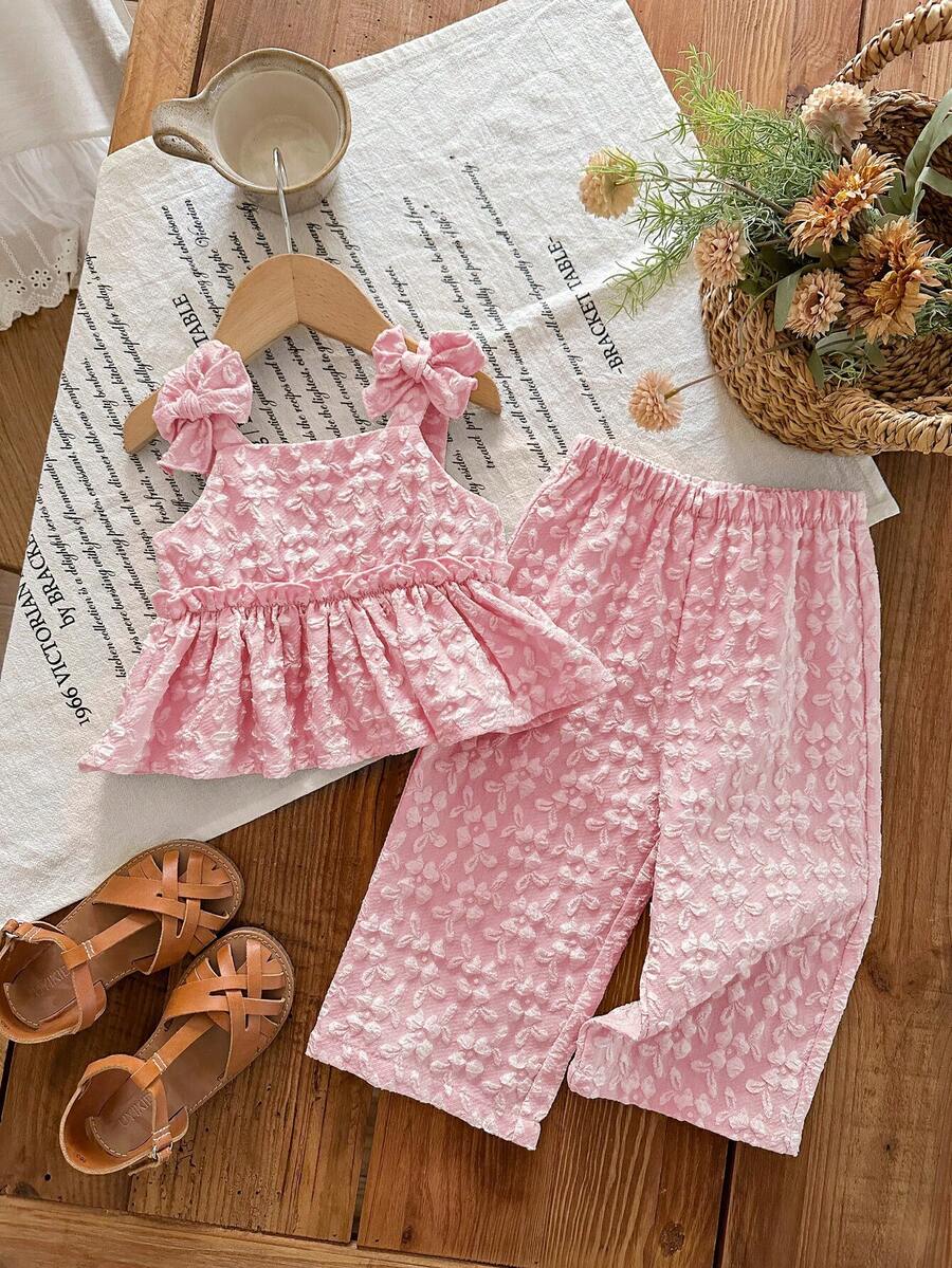 SHEIN LMoss Kids Bộ đồ gia đình đồng màu mùa hè nhiệt đới dễ thương màu hồng cho bé gái 2 món, áo tank top vải vân nổi và quần dài, set quần bèo nhún công chúa cho bé tập đi đi du lịch - Hồng - Xem 1
