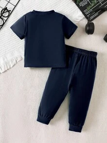 SHEIN Playful Pals 两件套幼儿男童休闲撞色字母印花短袖圆领T恤和松紧腰裤，适合儿童日常休闲穿着，男童套装，秋季款，适合3岁男童，婴幼儿男童服装，秋季款 - 紅色 - 查看 2