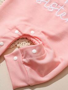 SHEIN 2件套新生男婴摄影服装 小弟弟刺绣婴儿回家服 婴儿洗礼礼物 1个月3个月婴儿摄影道具 - 粉色 - 查看 5