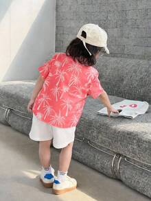 SHEIN 两件套男童舒适休闲日常百搭可爱植物印花夏威夷领短袖衬衫短裤套装，适合春夏季节、日常穿着、运动、郊游、上学、聚会、节日、拍照、返校、度假、海滩等场合。 - 彩色 - 查看 4