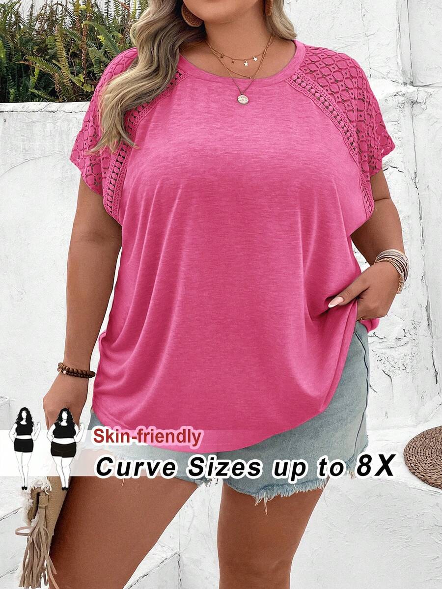 SHEIN CURVE+ Camiseta de manga corta con bloqueo de color y encaje, adecuada para vacaciones en la playa en verano estilo bohemio - Rosa Fucsia - Ver 1