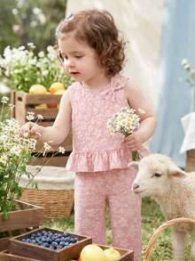 SHEIN Playful Pals 女婴碎花荷叶边下摆无袖上衣和粉色裤子两件套，饰有粉色蝴蝶结，适合外出、日常穿着、居家休闲和派对穿着。 - 粉色 - 查看 9