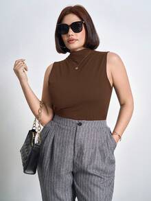 Chikora 大码褶皱修身立领背心，适合音乐会、商务休闲等场合穿着。 - 咖啡棕 - 查看 6