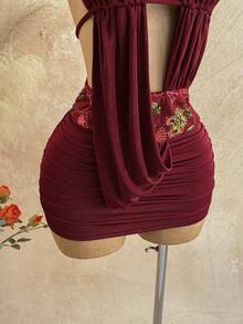 Soleia Vestido mini con escote en V con atar, cuello halter, parches de lentejuelas, espalda descubierta y cintura con atar, color rojo vino, estilo bohemio, para vacaciones, vintage, playa, crucero - Burdeos - Ver 6