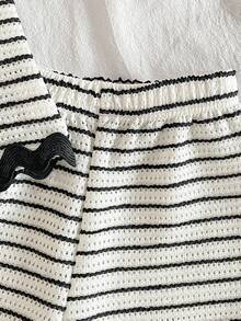 SHEIN Vintaside Kids 女婴甜美提花条纹蕾丝边背心和短裤两件套，优雅韩欧风，百搭实用，新款夏季时尚童装，适合婴幼儿，女童套装，休闲、假日、派对皆宜 - 黑與白 - 查看 6