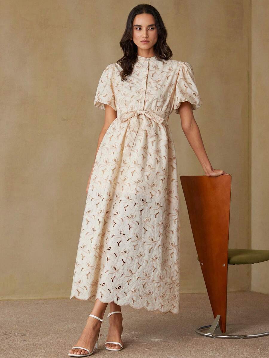 Aveloria Rosie Đầm tay ngắn thắt eo kiểu Pháp thanh lịch mới mùa Xuân/Hè, thêu họa tiết khoét rỗng. - Màu be - Xem 1