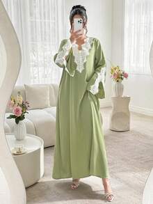 Al Najma Lace Patchwork V-Neck Loose Sweet Youthful Long Sleeve Flared Elegant Robe - Green - View 3