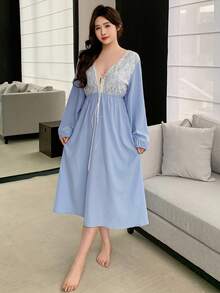 Dazy Plus Váy ngủ ren tương phản buộc dây phía trước - Màu xanh lam - Xem 5