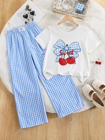 SHEIN 女童休闲格子樱桃印花T恤和裤子套装，适合日常外出和街头穿着