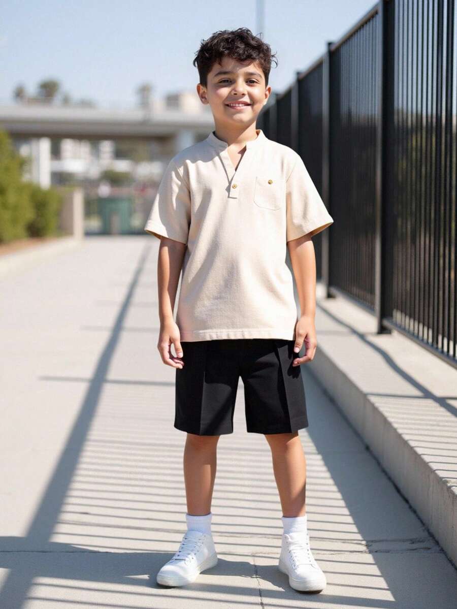 SHEIN 青少年男童休闲短袖V领衬衫短裤套装,夏季套装,适合春夏季节穿着,日常穿着,运动,郊游,上学,聚会,节日,拍照等场合。 - 彩色 - 查看 1