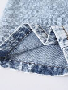 SHEIN ChillGRL بنطلون جينز قطني مريح للبنات الصغيرات، بلون أزرق فاتح مع تطريز وردي على الصدر، قصة واسعة مستقيمة الساق، مناسب للارتداء اليومي، أنيق ومتعدد الاستخدامات - أزرق فاتح - مشاهدة 5