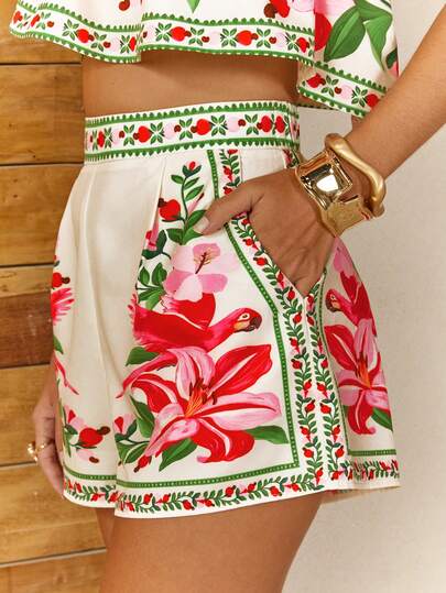 CAJUNI Short Casual Shorts With Pockets And Elastic Waistband, Spring Red Floral Print