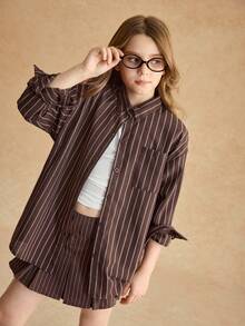 SHEIN قميص مخطط بأكمام طويلة للفتيات المراهقات، بلون بني يعطيه طابعًا بسيطًا وحضريًا، مثالي للعطلات والمناسبات غير الرسمية وصور الأناقة الشارعية. مصنوع من قماش صديق للبشرة. - قهوة بني - مشاهدة 4