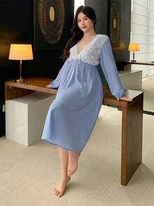 Dazy Plus Váy ngủ ren tương phản buộc dây phía trước - Màu xanh lam - Xem 1
