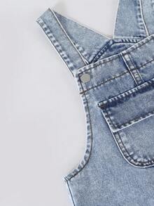 SHEIN ChillGRL بنطلون جينز قطني مريح للبنات الصغيرات، بلون أزرق فاتح مع تطريز وردي على الصدر، قصة واسعة مستقيمة الساق، مناسب للارتداء اليومي، أنيق ومتعدد الاستخدامات - أزرق فاتح - مشاهدة 4