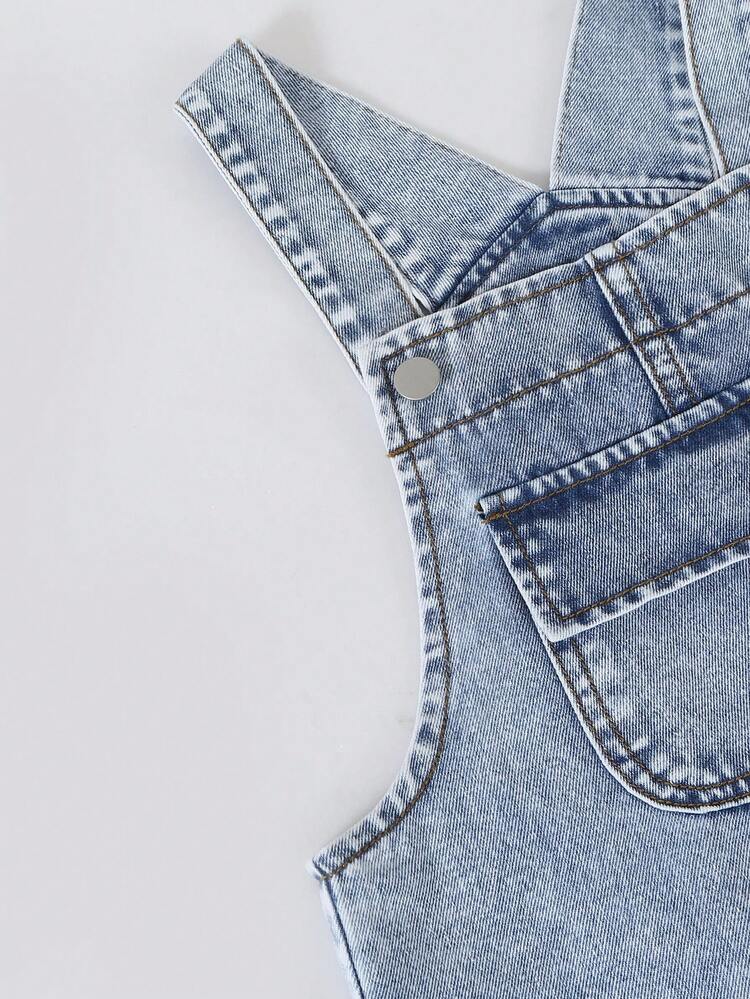 SHEIN ChillGRL بنطلون جينز قطني مريح للبنات الصغيرات، بلون أزرق فاتح مع تطريز وردي على الصدر، قصة واسعة مستقيمة الساق، مناسب للارتداء اليومي، أنيق ومتعدد الاستخدامات - أزرق فاتح - مشاهدة 4