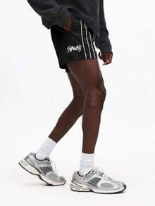 SUMWON Quần short nam có dây rút, viền trắng và in logo, kiểu dáng thường ngày mùa hè, cạp chun co giãn. - màu đen - Xem 5