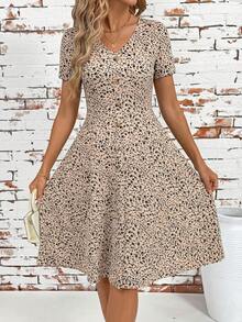 SHEIN Clasi 女士休闲度假风印花V领短袖连衣裙，纽扣前开襟连衣裙，女士碎花连衣裙，女士波西米亚风连衣裙，女士夏季休闲连衣裙，女士度假连衣裙，度假套装，女士夏季连衣裙，女士碎花连衣裙，夏季套装，女士连衣裙，女士休闲连衣裙 - 杏色 - 查看 6