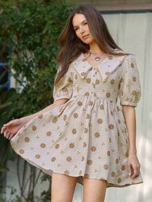 WESTFADE V领翻领纽扣前襟褶皱后背泡泡袖修身A字迷你连衣裙，饰有花卉刺绣，适合冬季、春季、度假、情人节、休闲、可爱、波西米亚风、西部风情等场合，也适合纳什维尔、度假、乡村音乐会等场合穿着。 - 卡其色 - 查看 5