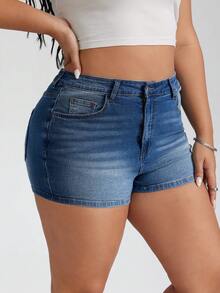 SHEIN CURVE+ 大码休闲蓝色纽扣口袋修身牛仔短裤 夏季穿搭 春季穿搭 复活节穿搭 节日穿搭 沙滩穿搭 休闲短裤 度假穿搭 夏季假日穿搭 乡村音乐会穿搭 蓝色短裤 - 淺色水洗藍 - 查看 5