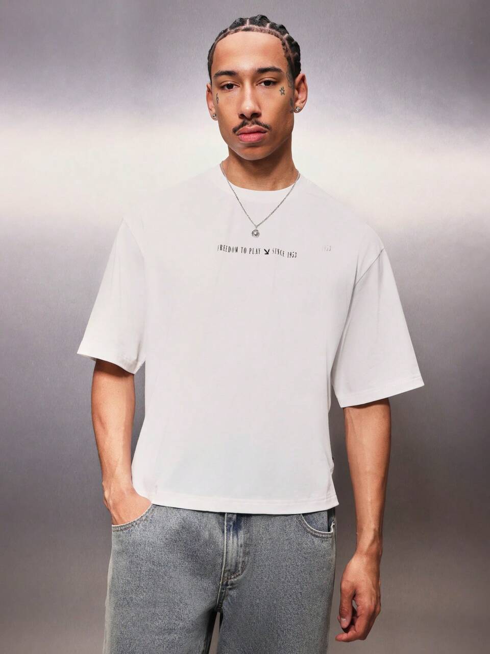 PLAYBOY X SUMWON Herren Oversized Grafik Rückenprint Rundhals Kurzarm Baumwoll T-Shirt, Freiheit zum Spielen Streetwear Casual Top