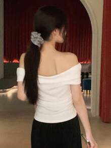 DAZY 女士露肩短袖T恤，翻领修身短款优雅夏季款 - 白色 - 查看 2