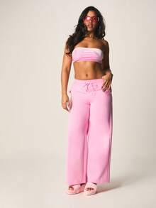 Missguided x Playboy 丝绒无肩带抹胸上衣，饰有烫钻装饰细节，镶嵌水钻，时尚露脐设计，适合女性参加派对和夜店活动。 - 粉色 - 查看 3