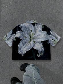 Manfinity Roghcode 大码宽松短款街头风仿油画3D花卉印花短袖衬衫，适合夏季穿着 - 黑色 - 查看 4