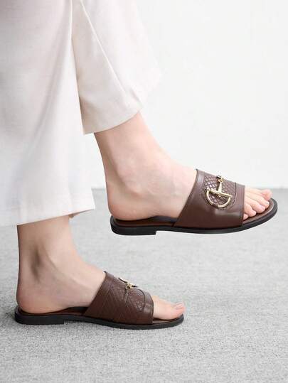 CUCCOO BIZCHIC 春夏新款户外女士平底拖鞋，圆头金属扣装饰棕色凉鞋，女士厚底防滑休闲百搭沙滩拖鞋