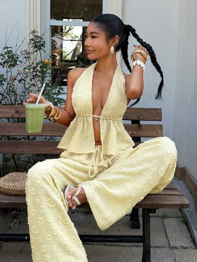 Muchica Conjunto de top halter sin espalda y pantalones en color amarillo para vacaciones