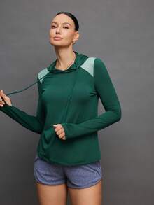 Activina Áo nỉ dài tay phối màu có mũ, kiểu dáng thể thao năng động, thích hợp cho tập luyện, dành cho nữ. Áo tập gym dài tay nữ, quần áo thể thao nữ màu xanh lá cây. - Màu xanh lá cây đậm - Xem 6