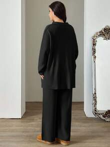 SHEIN مجموعة بحجم كبير قطعتين من البلوزة ذات الياقة المنقلبة والبنطلون الطويل بلون واحد - الأسود - مشاهدة 2