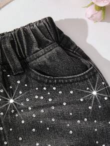 SHEIN Celana Pendek Denim Anak Perempuan, Warna Gelap, Musim Panas, Pakaian Jalanan, Gaya Kota Y2K, Potongan Lurus Longgar, Desain Dekorasi Rhinestone yang Dipersonalisasi, Mode Kasual - Hitam - View 7