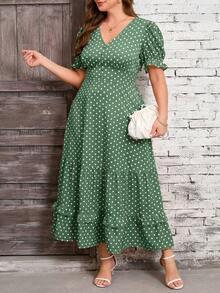 SHEIN Clasi Vestido casual de estilo vacacional con estampado de lunares, cuello en V, manga corta y volante en el bajo para tallas grandes - Verde - Ver 4