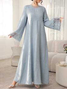 Al Najma 优雅撞色蕾丝喇叭袖宽松阿拉伯风格连衣裙 - 淺藍色 - 查看 6