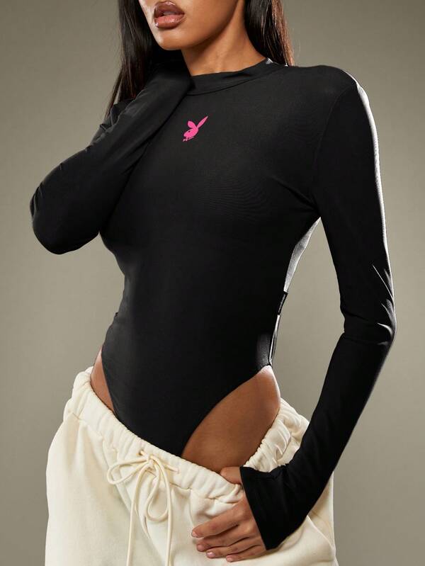 Missguided x Playboy Body ajustado de cuello alto y manga larga con detalle de escote en la espalda y bordado de logo rosa