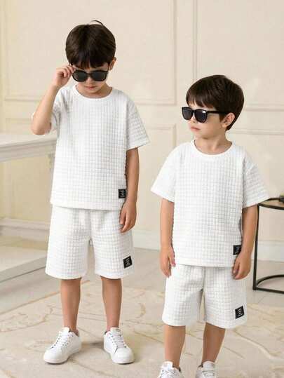 Young Boy Sports Casual Short Sleeve T-Shirt And Shorts Set, Suitable For Commuting, School, Daily Casual, Travel, Sports, Festival Gatherings, Spring, Summer, Autumn, Winter