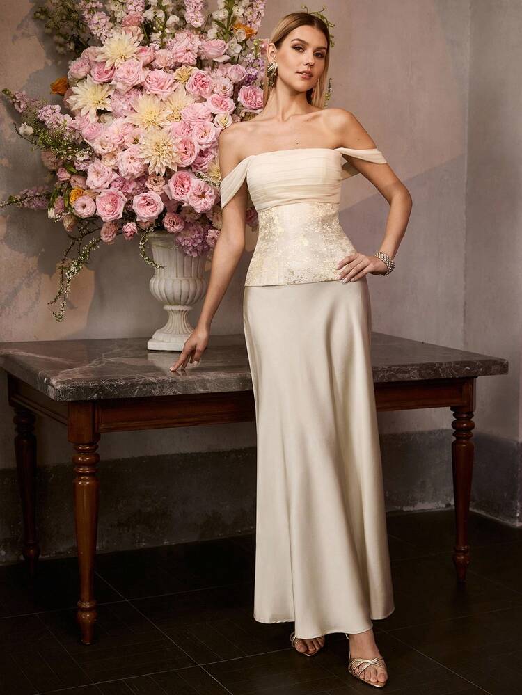 여성 오프숄더 가운, 러치드 가슴 장식, 골드 자카드 디테일 – 결혼식, 갈라 디너, 시상식 및 칵테일 파티에 이상적