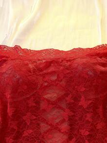 DelicateAllure Bộ đồ lót hở vai gợi cảm 2 mảnh ren chắp vá chéo: Áo ngủ + Quần lọt khe chữ T - Màu Đỏ Sâu - Xem 3