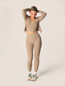 MISSGUIDED 三件套罗纹针织家居服套装，包括长袖开衫短款上衣和高腰打底裤，休闲舒适。 - 深灰色 - 查看 4