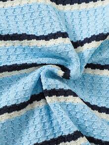 SHEIN Casuvi Kids 1件男童休闲学院风华夫格条纹针织V领Polo衫，短袖上衣，适合4-7岁男孩春夏穿着。这款阳光男童Polo衫适合户外活动和上学穿着。 - 藍白色 - 查看 5