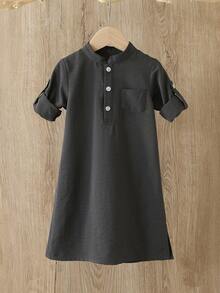 SHEIN 幼儿男童传统休闲长袖立领纽扣半开襟口袋长袍上衣，袖长可调节，侧开衩下摆设计，阿拉伯长袍，伊斯兰服装，卡夫坦长袍，沙特阿拉伯服饰，长袍，男童白色库尔塔，男童白色校服长袍，男童库尔塔，基本款型，适合春、夏、秋、冬四季穿着，3个月-3岁 - 深灰色 - 查看 8