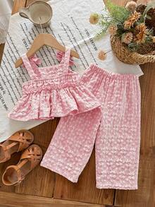 SHEIN LMoss Kids Bộ đồ gia đình đồng màu mùa hè nhiệt đới dễ thương màu hồng cho bé gái 2 món, áo tank top vải vân nổi và quần dài, set quần bèo nhún công chúa cho bé tập đi đi du lịch - Hồng - Xem 2