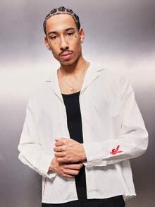 PLAYBOY X SUMWON 宽松版型翻领纽扣衬衫，饰有红色樱桃印花细节，长袖休闲夏季春季度假装 - 白色 - 查看 5