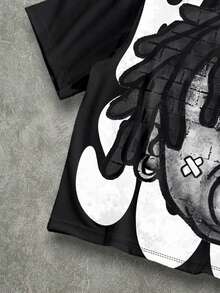 Manfinity Roghcode Camiseta corta suelta con estampado gráfico de retrato de tatuaje de vendaje de trenzas divertido desgastado oversize para hombres - Negro - Ver 4
